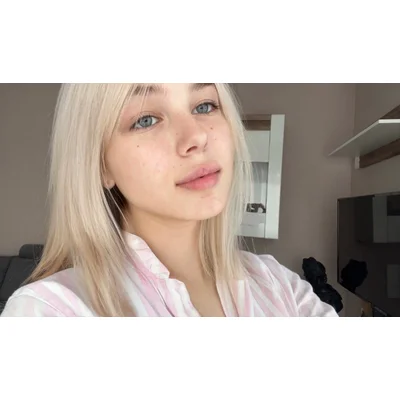 Ellie (ellie_candy) Profile Photo Added 2025-02-03