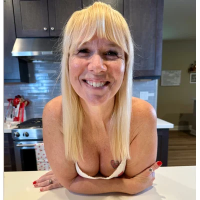 Becki-licious (becki-licious) OnlyFans Profile Image