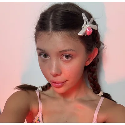 Little Bird Evelyn (littlebirdevi) Profile Photo Added 2025-08-12