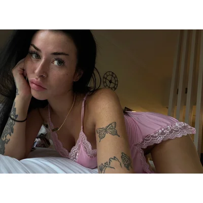 Angel Woods ❤︎ (angelwoodsx) Profile Photo Added 2025-11-19